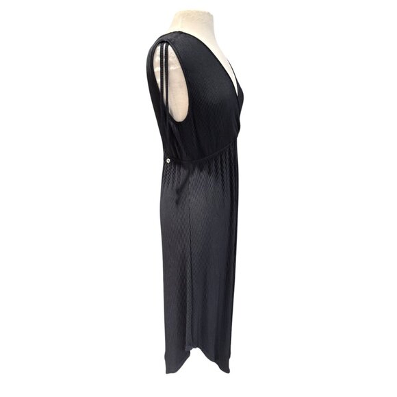 Sleeveless Black V-Neck Asymmetrical Hem Dress By J.Vini Made With Pleated - Picture 4 of 9